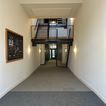 Almelo, Bornerbroeksestraat, portiekflat - foto 2