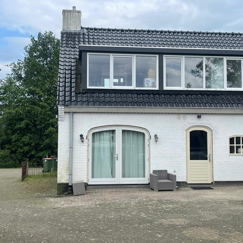 Breda, Achter Emer, hoekwoning - foto 1