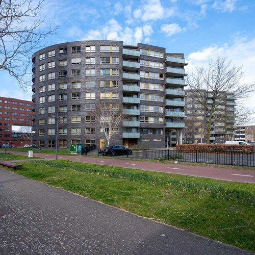 Almere, Marga Klompéhof, portiekflat - foto 1