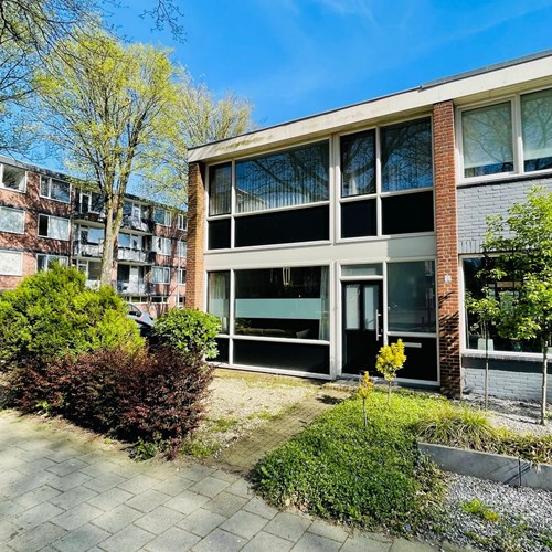 Tilburg, Professor Gimbrèrelaan, hoekwoning - foto 1