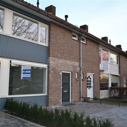 Veldhoven, Burgemeester van Hoofflaan, tussenwoning - foto 1