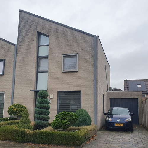 Rucphen, Burgemeester de Weertstraat, hoekwoning - foto 1